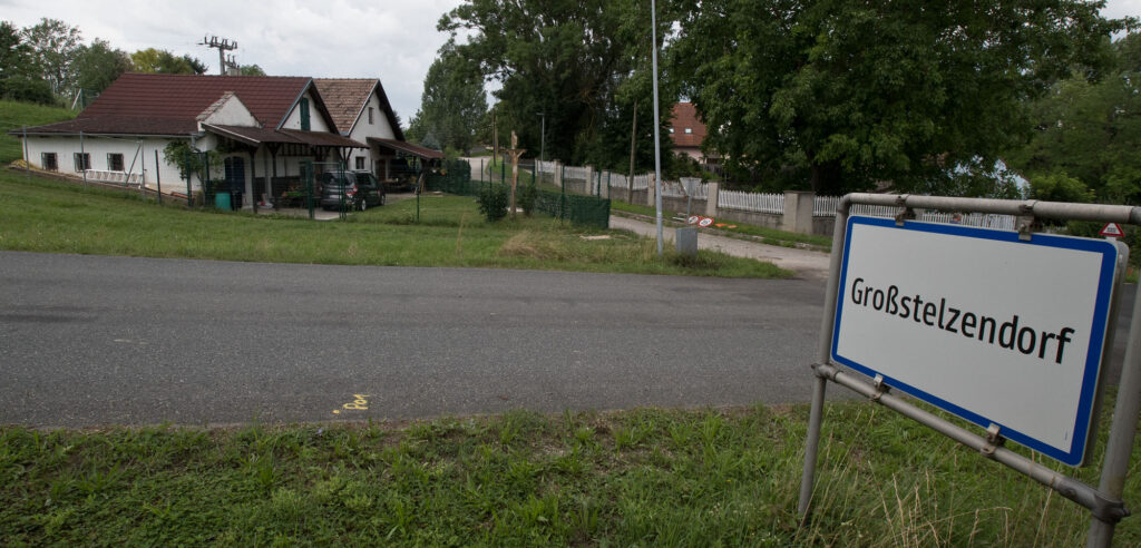 Wuffparadies in Großstelzendorf/NÖ - Foto: Joachim Hoffleit Wuffparadies in Großstelzendorf, Niederösterreich
